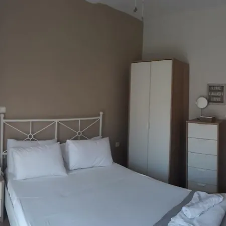 Sea View Apartment *